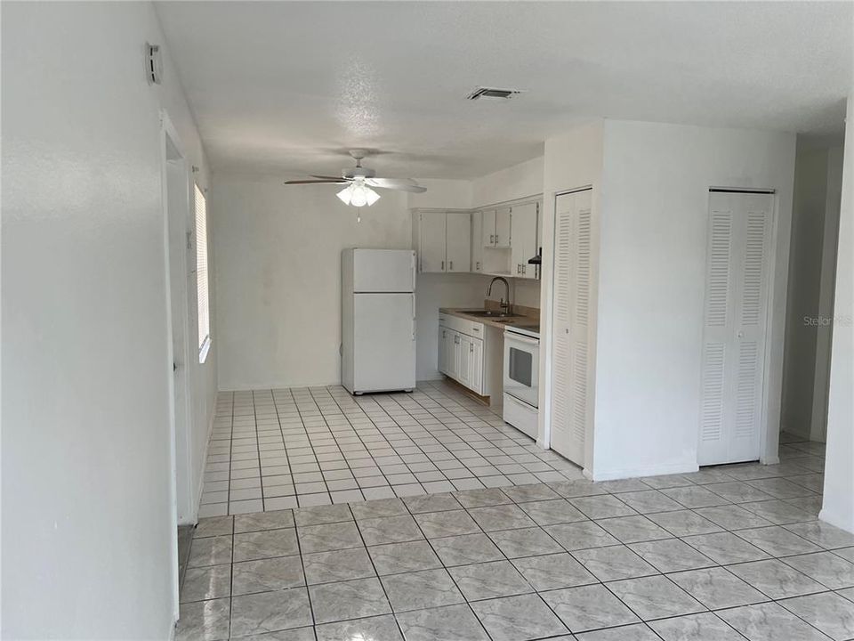 For Rent: $1,350 (2 beds, 1 baths, 784 Square Feet)