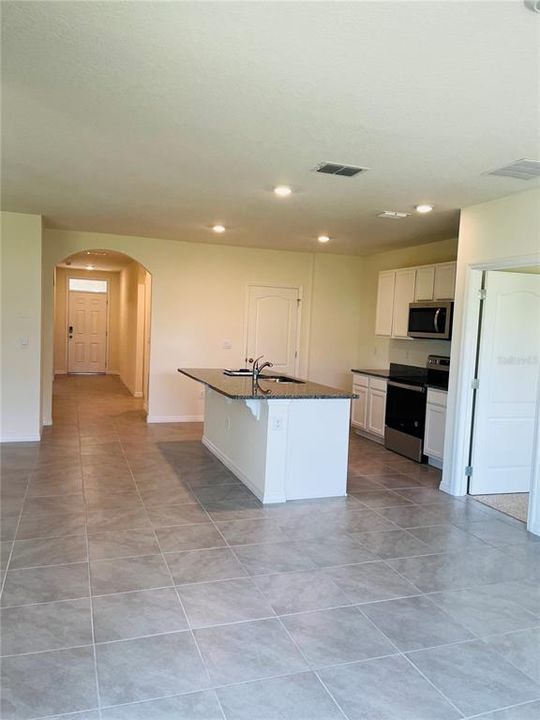 For Rent: $2,300 (3 beds, 2 baths, 1651 Square Feet)