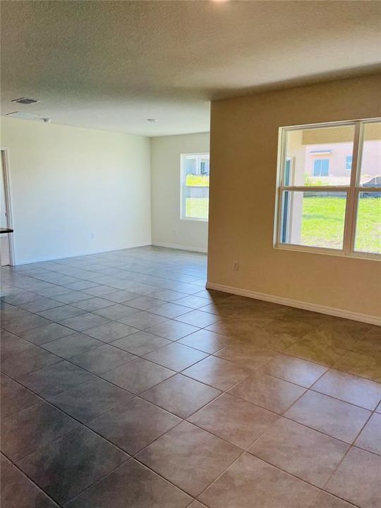 For Rent: $2,300 (3 beds, 2 baths, 1651 Square Feet)