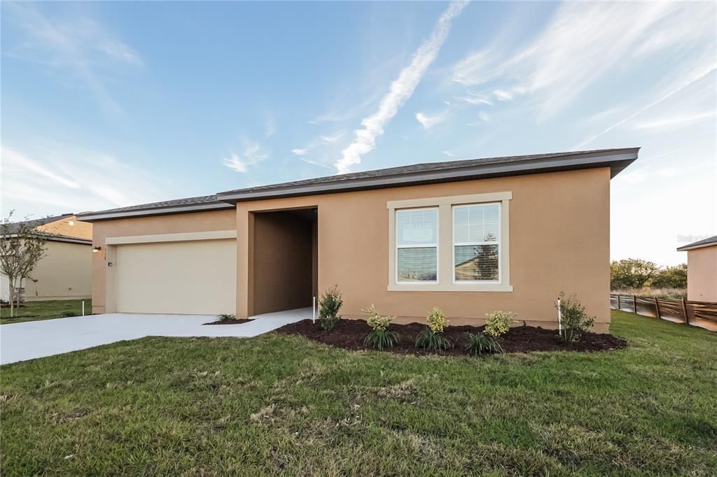 Active With Contract: $2,105 (4 beds, 2 baths, 1992 Square Feet)