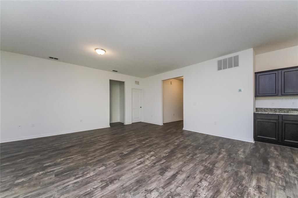 Active With Contract: $2,105 (4 beds, 2 baths, 1992 Square Feet)