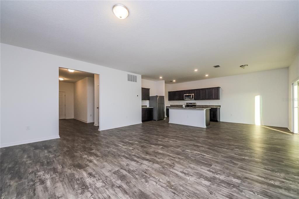 Active With Contract: $2,105 (4 beds, 2 baths, 1992 Square Feet)