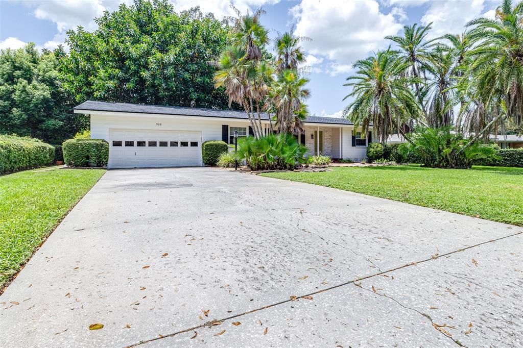 For Sale: $480,000 (3 beds, 2 baths, 2124 Square Feet)