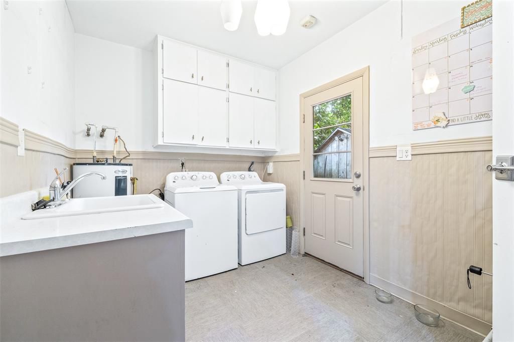 For Sale: $480,000 (3 beds, 2 baths, 2124 Square Feet)