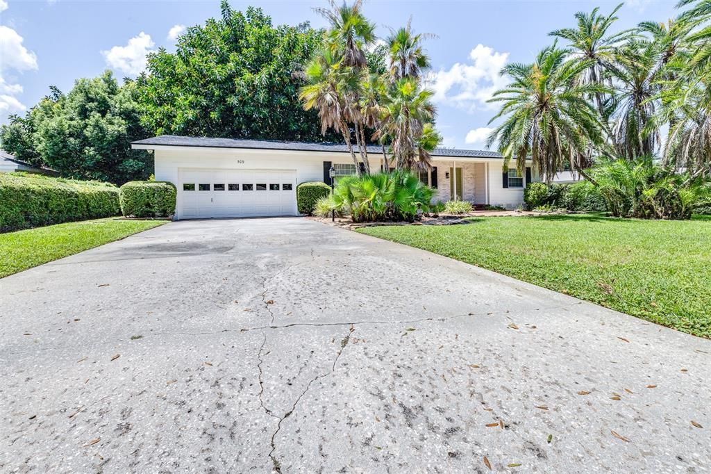 For Sale: $480,000 (3 beds, 2 baths, 2124 Square Feet)