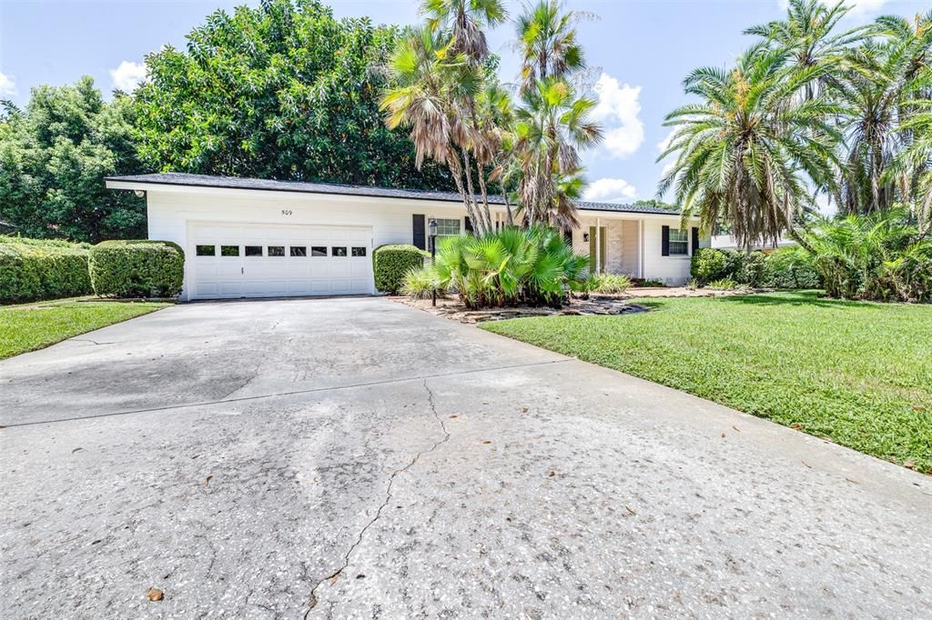 For Sale: $480,000 (3 beds, 2 baths, 2124 Square Feet)