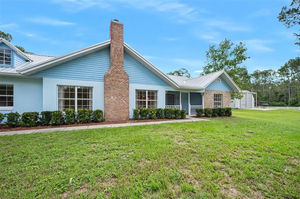 Recently Sold: $549,000 (3 beds, 2 baths, 2190 Square Feet)