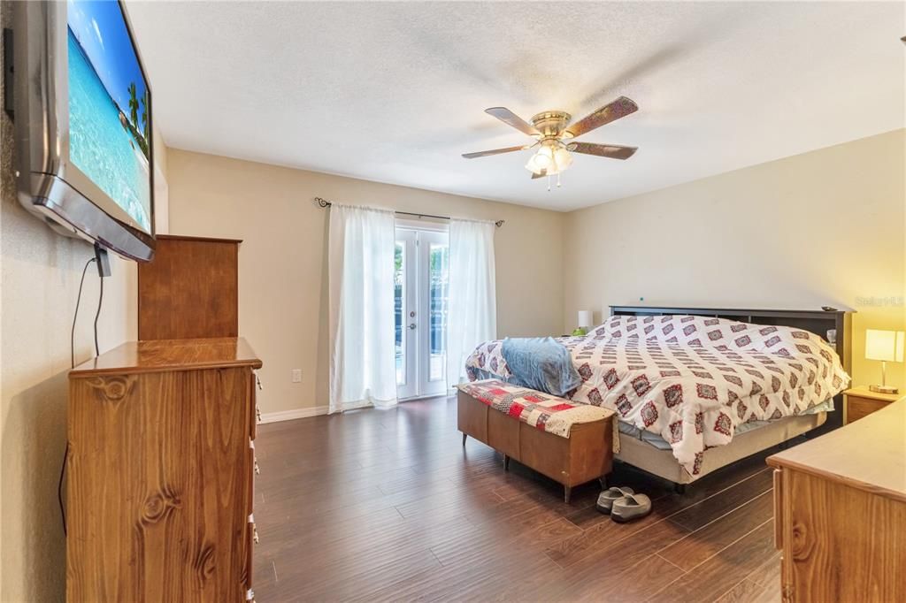 Active With Contract: $336,900 (3 beds, 2 baths, 1527 Square Feet)