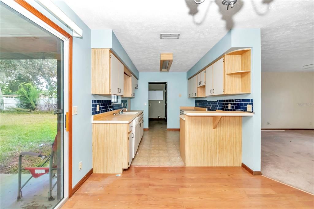 For Sale: $193,000 (2 beds, 2 baths, 980 Square Feet)