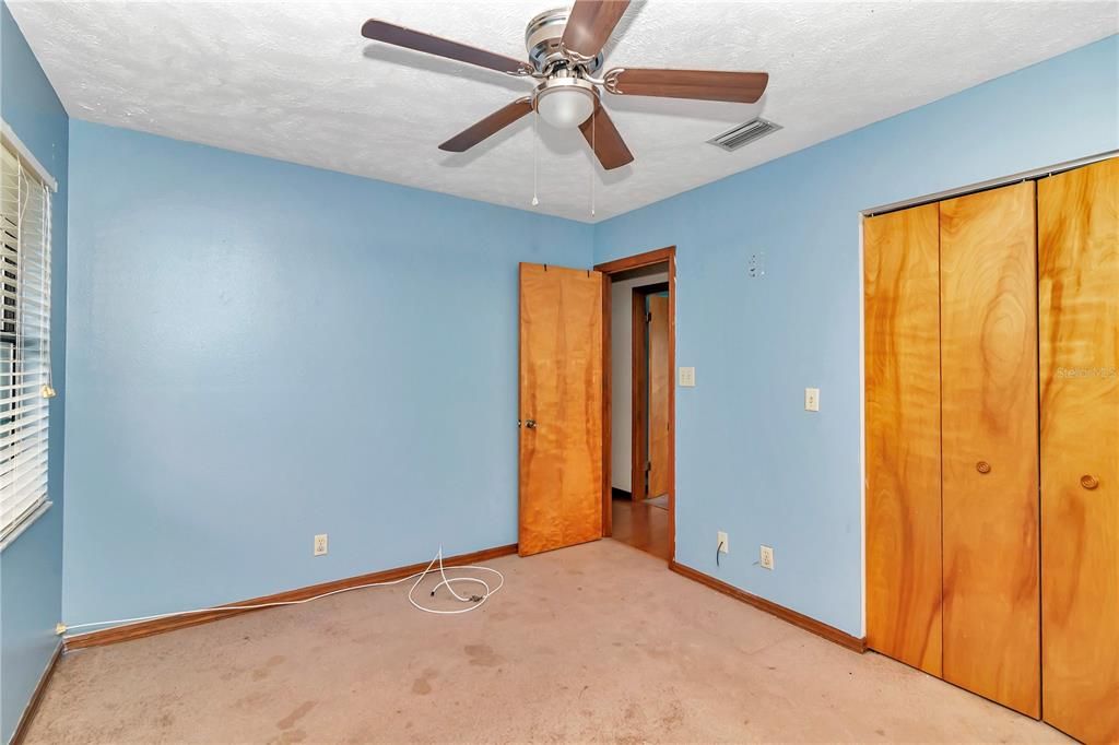 For Sale: $193,000 (2 beds, 2 baths, 980 Square Feet)