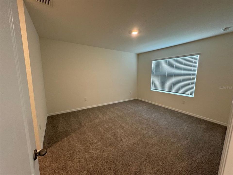 For Rent: $2,100 (3 beds, 2 baths, 1672 Square Feet)