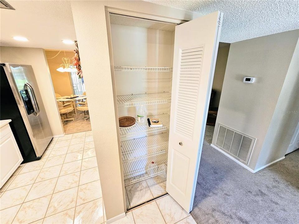 For Sale: $165,000 (2 beds, 2 baths, 1114 Square Feet)