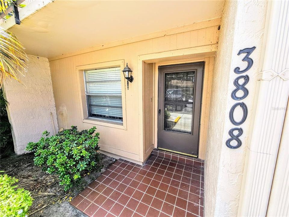 For Sale: $165,000 (2 beds, 2 baths, 1114 Square Feet)