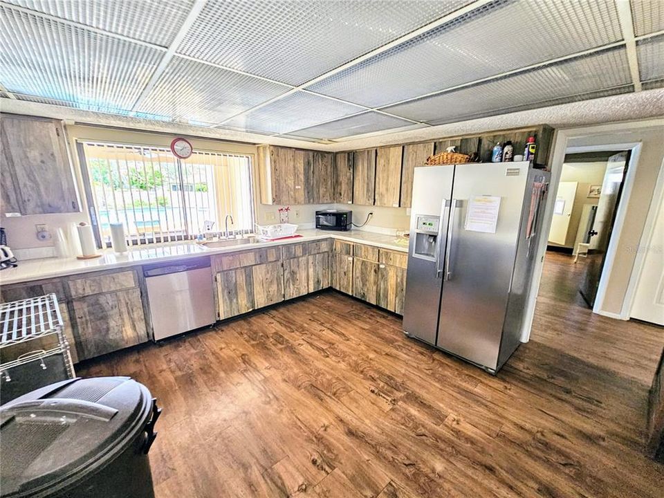 For Sale: $165,000 (2 beds, 2 baths, 1114 Square Feet)