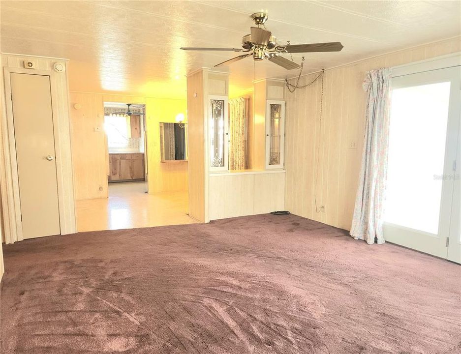 For Sale: $124,000 (2 beds, 2 baths, 936 Square Feet)