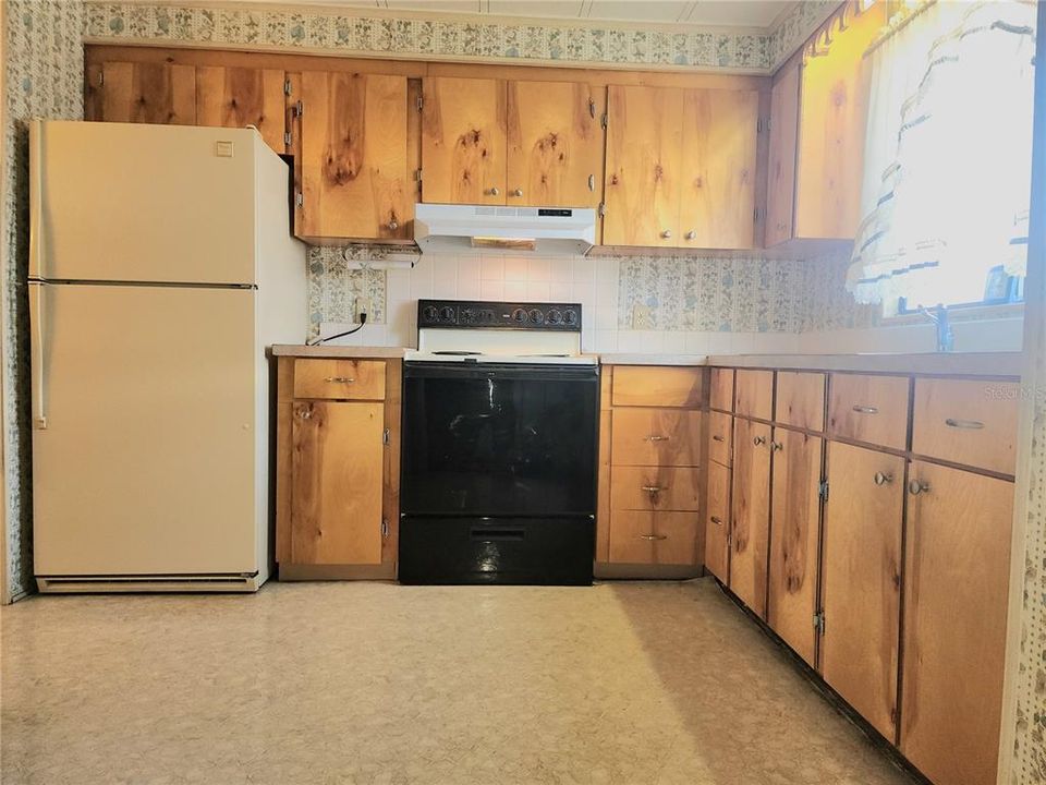 For Sale: $124,000 (2 beds, 2 baths, 936 Square Feet)