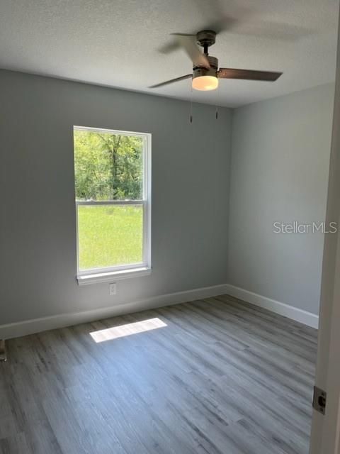 For Rent: $1,700 (3 beds, 2 baths, 1127 Square Feet)