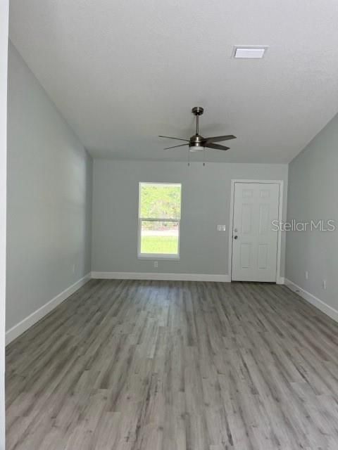 For Rent: $1,700 (3 beds, 2 baths, 1127 Square Feet)