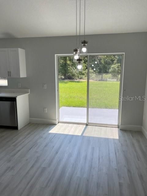 For Rent: $1,700 (3 beds, 2 baths, 1127 Square Feet)