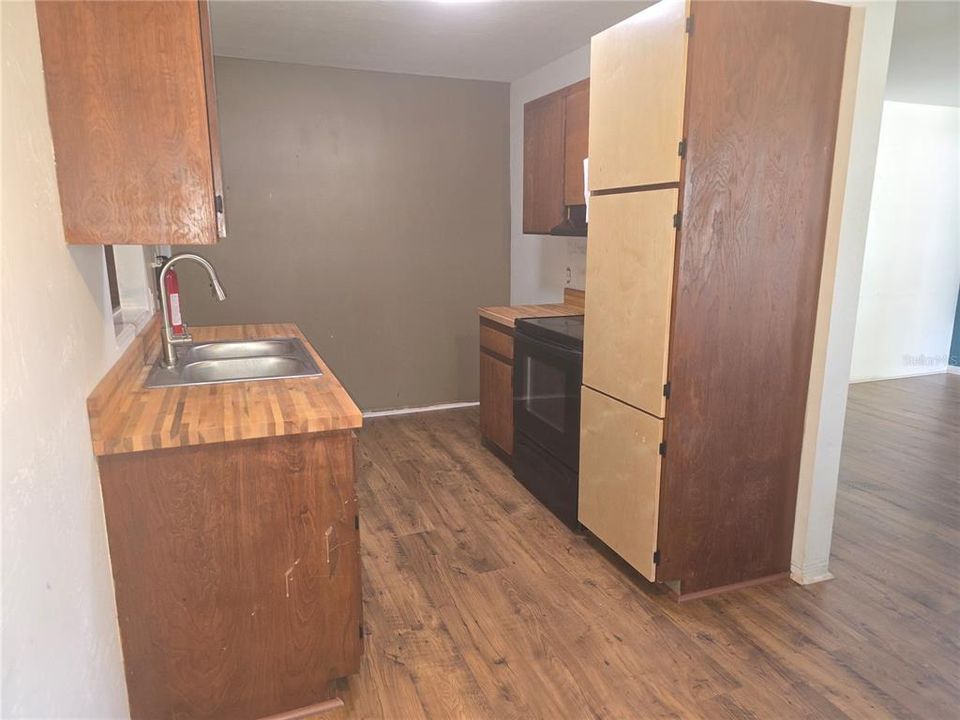 For Sale: $220,000 (3 beds, 1 baths, 1058 Square Feet)