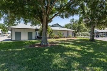 Active With Contract: $1,700 (2 beds, 2 baths, 990 Square Feet)