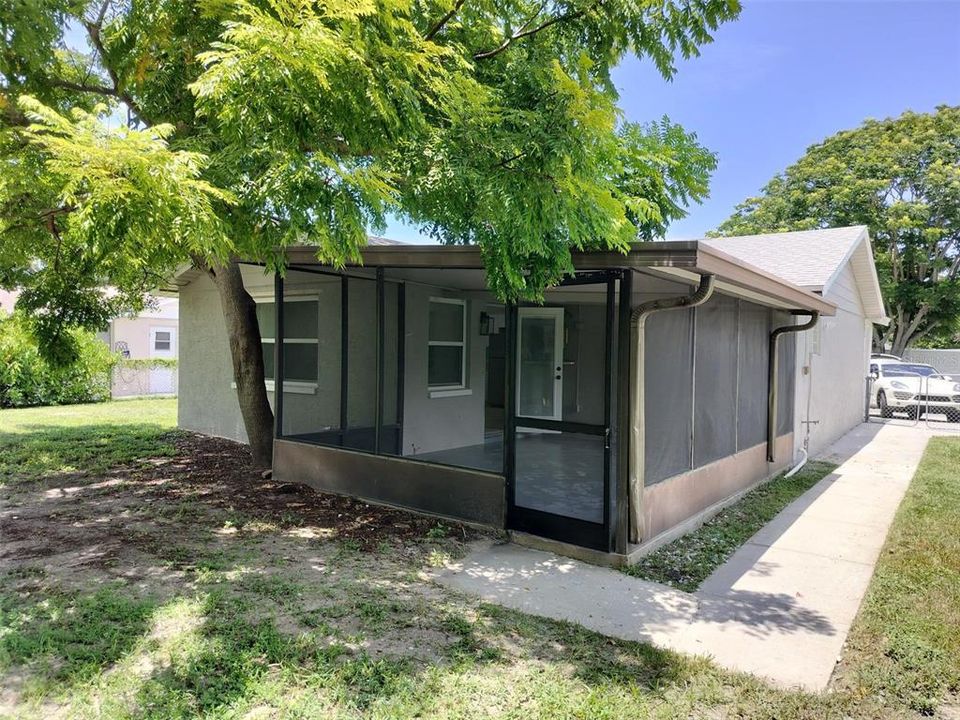 For Sale: $234,900 (3 beds, 2 baths, 1292 Square Feet)