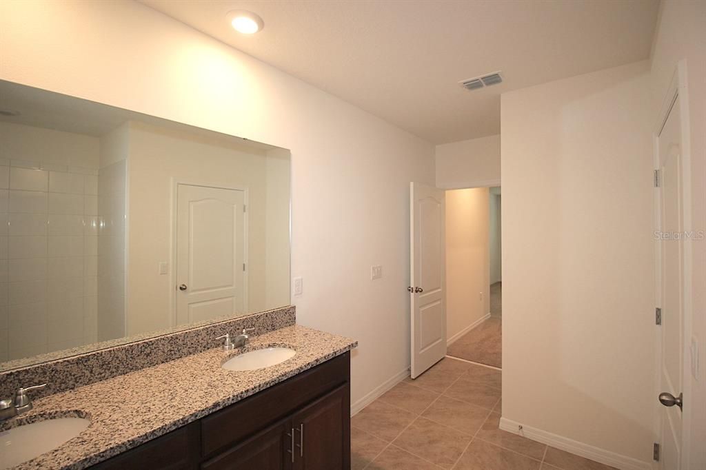 For Rent: $2,205 (3 beds, 2 baths, 1690 Square Feet)