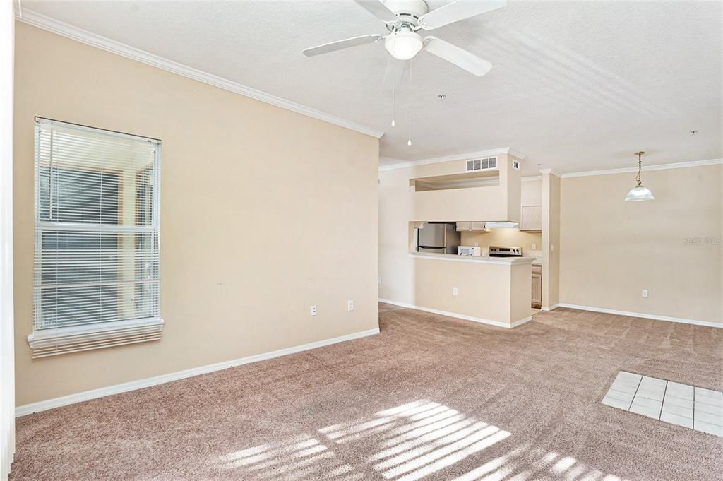 Active With Contract: $182,000 (2 beds, 1 baths, 868 Square Feet)