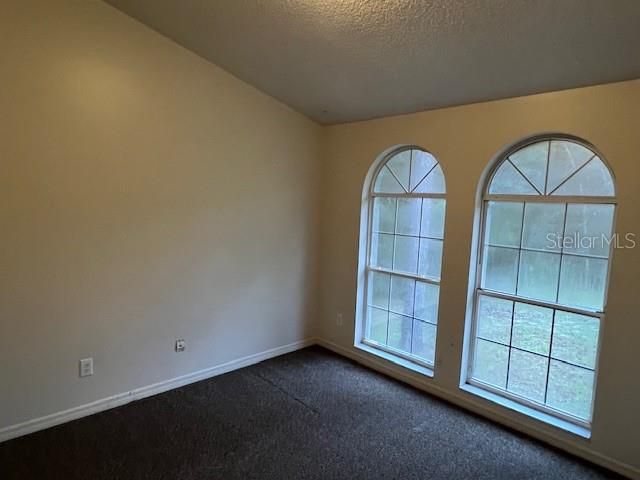 For Rent: $1,600 (3 beds, 2 baths, 1625 Square Feet)