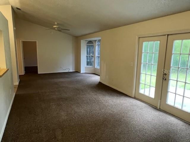 For Rent: $1,600 (3 beds, 2 baths, 1625 Square Feet)