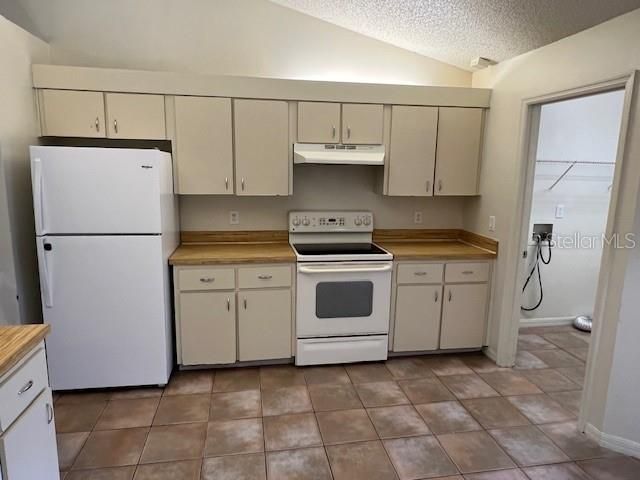 For Rent: $1,600 (3 beds, 2 baths, 1625 Square Feet)