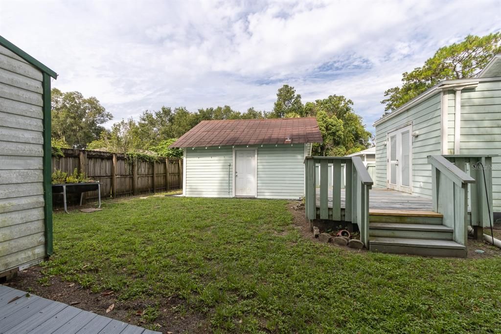 Active With Contract: $215,000 (2 beds, 2 baths, 1168 Square Feet)