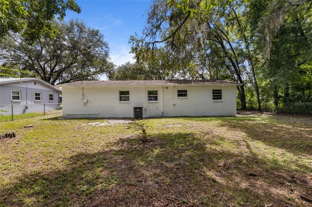 Active With Contract: $199,900 (3 beds, 1 baths, 1107 Square Feet)