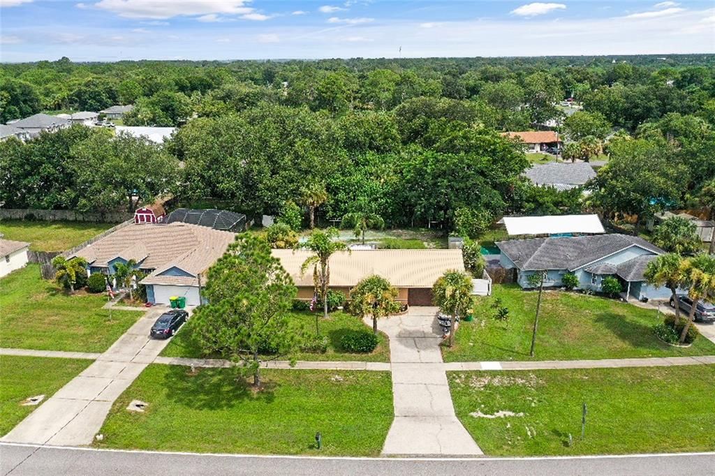 Active With Contract: $305,000 (3 beds, 2 baths, 1288 Square Feet)