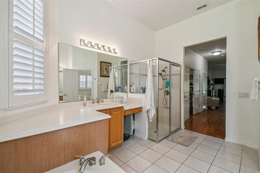 Active With Contract: $399,000 (2 beds, 2 baths, 2038 Square Feet)