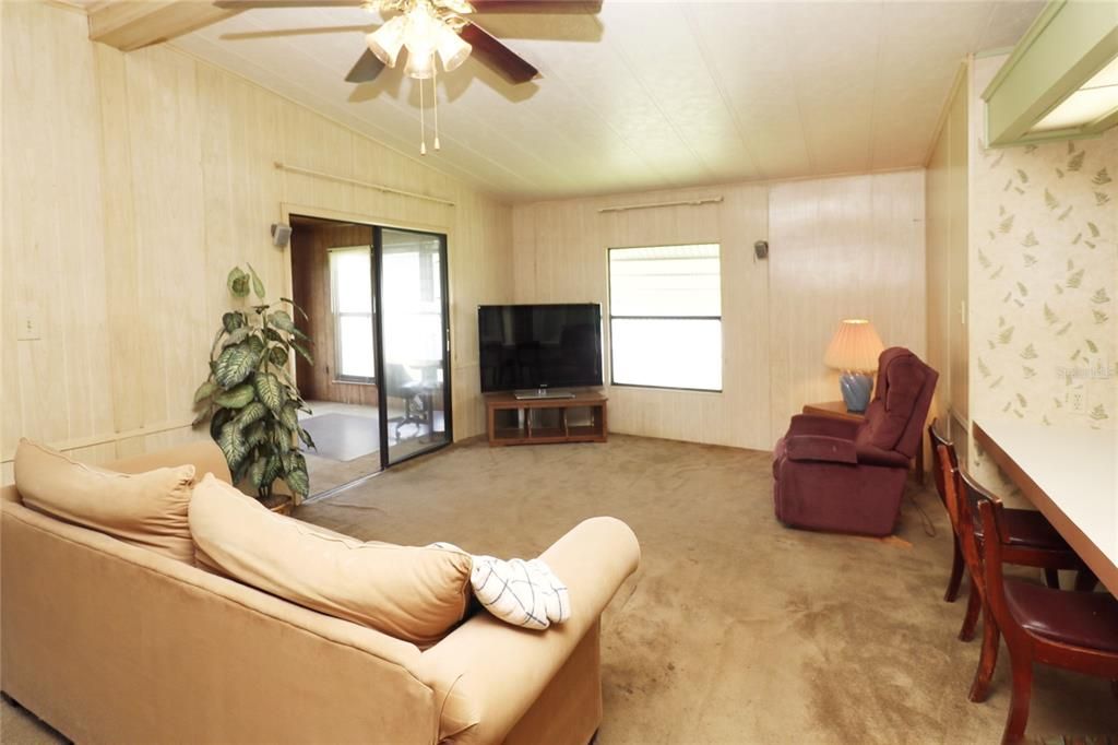 For Sale: $199,000 (2 beds, 2 baths, 1664 Square Feet)