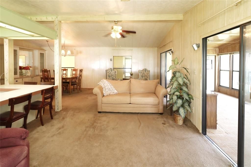 For Sale: $199,000 (2 beds, 2 baths, 1664 Square Feet)