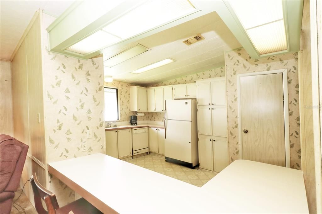 For Sale: $199,000 (2 beds, 2 baths, 1664 Square Feet)