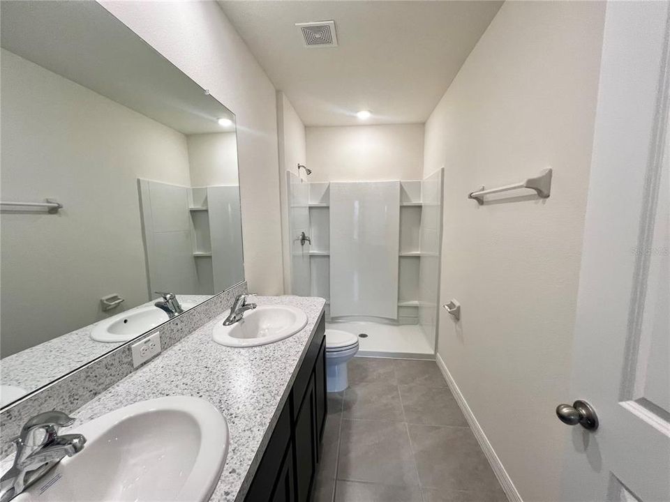 Active With Contract: $2,195 (3 beds, 2 baths, 1673 Square Feet)