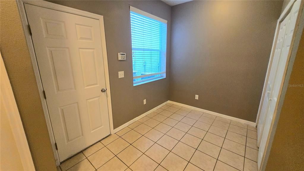 For Rent: $2,345 (3 beds, 2 baths, 1799 Square Feet)