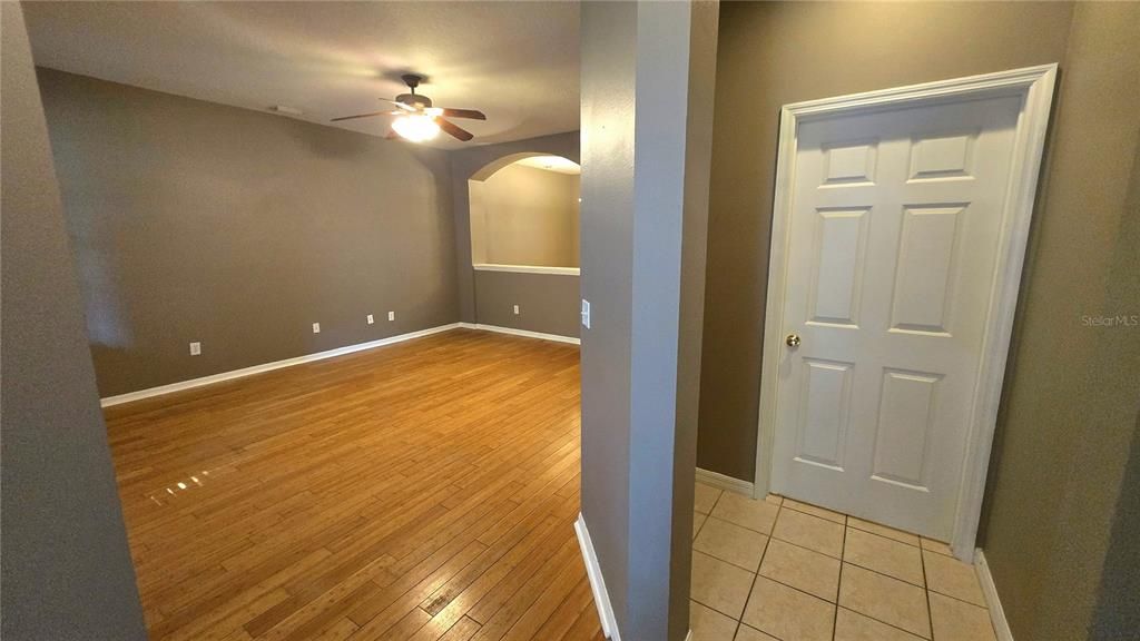 For Rent: $2,345 (3 beds, 2 baths, 1799 Square Feet)