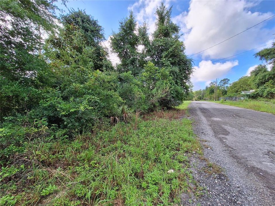 На продажу: $90,000 (0.87 acres)