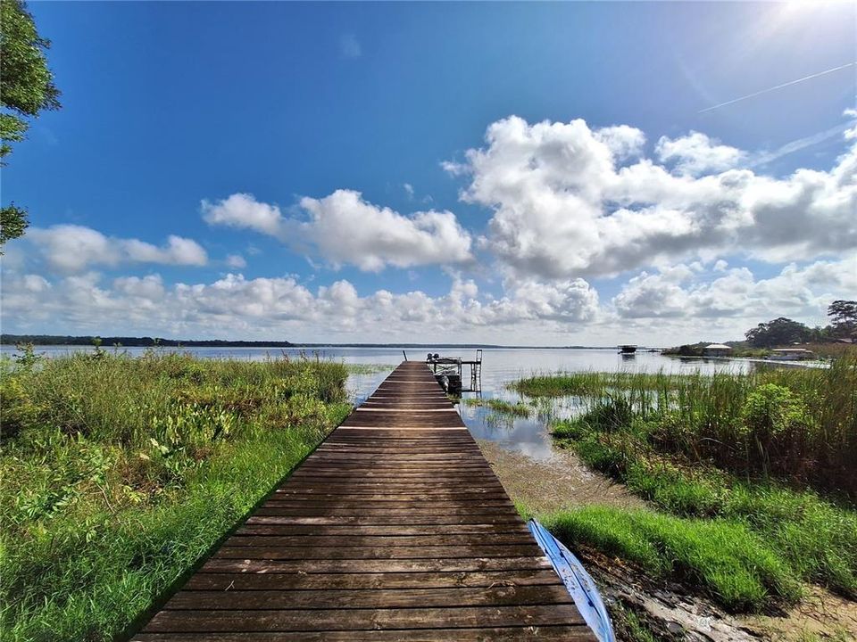 На продажу: $90,000 (0.87 acres)