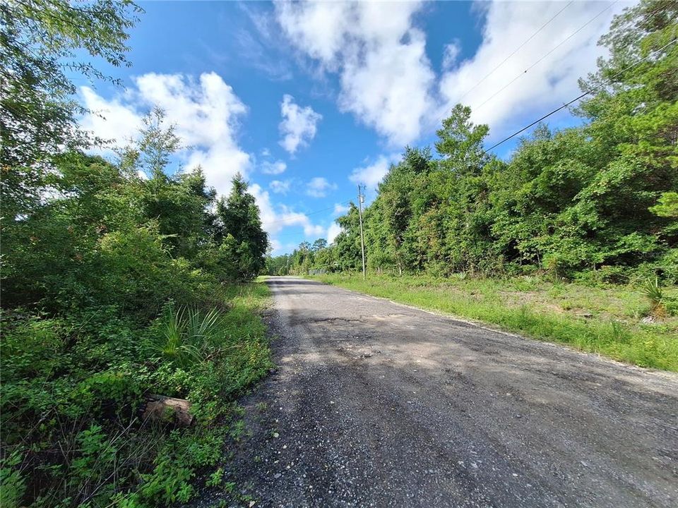 На продажу: $90,000 (0.87 acres)