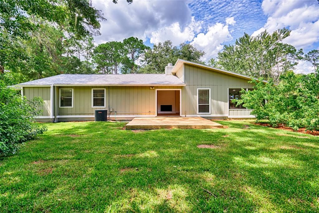 Active With Contract: $339,900 (3 beds, 2 baths, 1749 Square Feet)