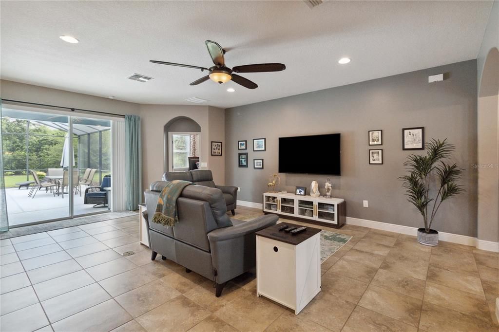 Active With Contract: $550,000 (4 beds, 2 baths, 2465 Square Feet)