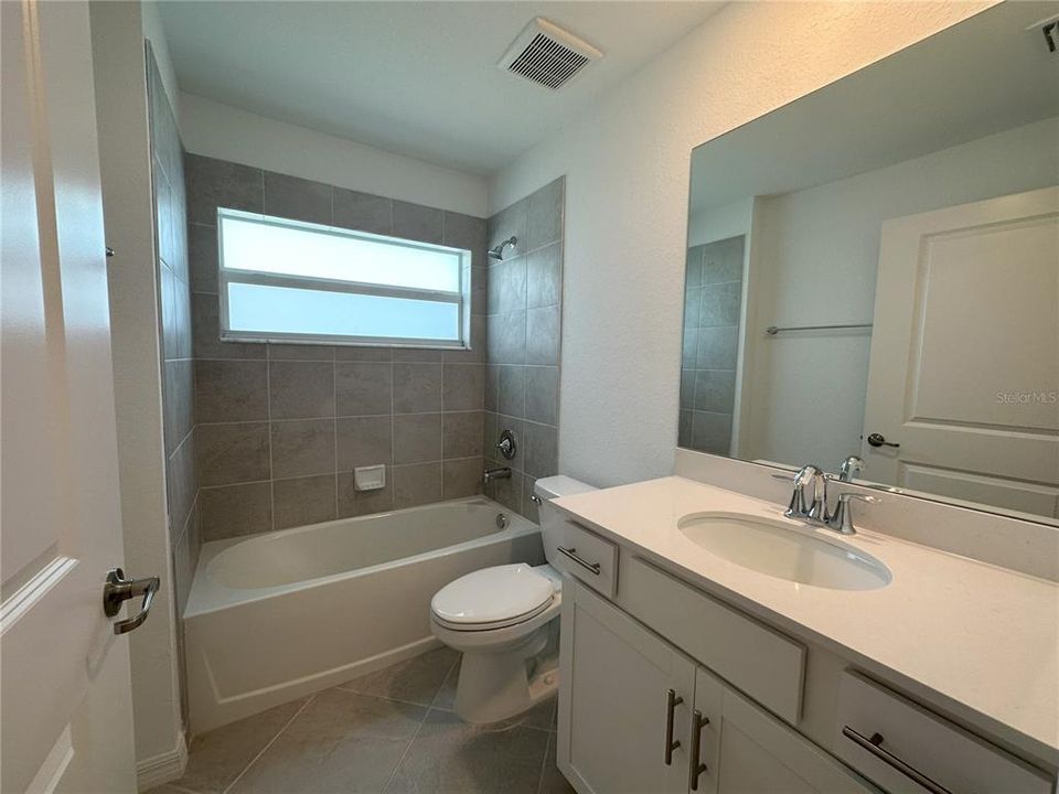 For Rent: $2,295 (2 beds, 2 baths, 1366 Square Feet)