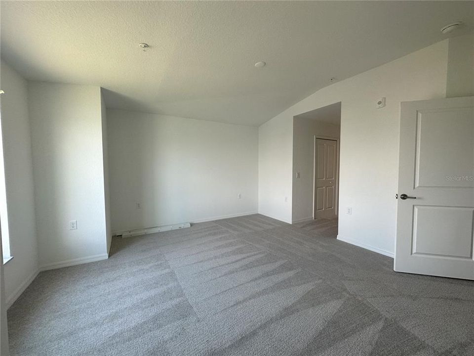 For Rent: $2,295 (2 beds, 2 baths, 1366 Square Feet)