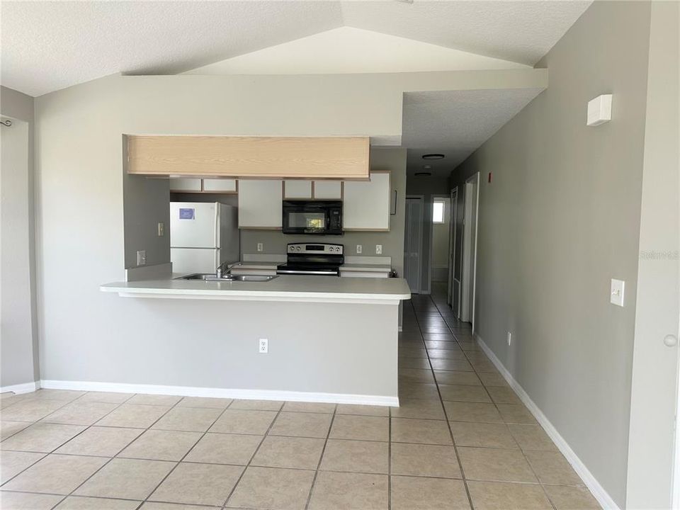 For Rent: $1,900 (3 beds, 2 baths, 1381 Square Feet)