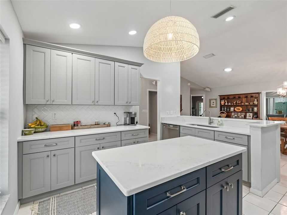 For Sale: $659,900 (3 beds, 2 baths, 2507 Square Feet)